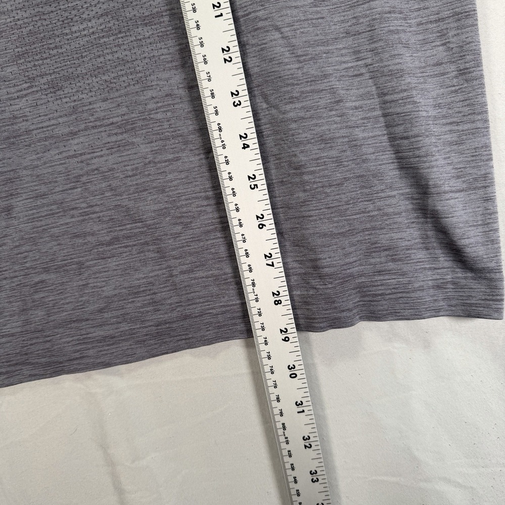 Lululemon Metal Vent Tech Shirt Mens Large Gray Short Sleeve V Neck Work Out - Picture 10 of 10